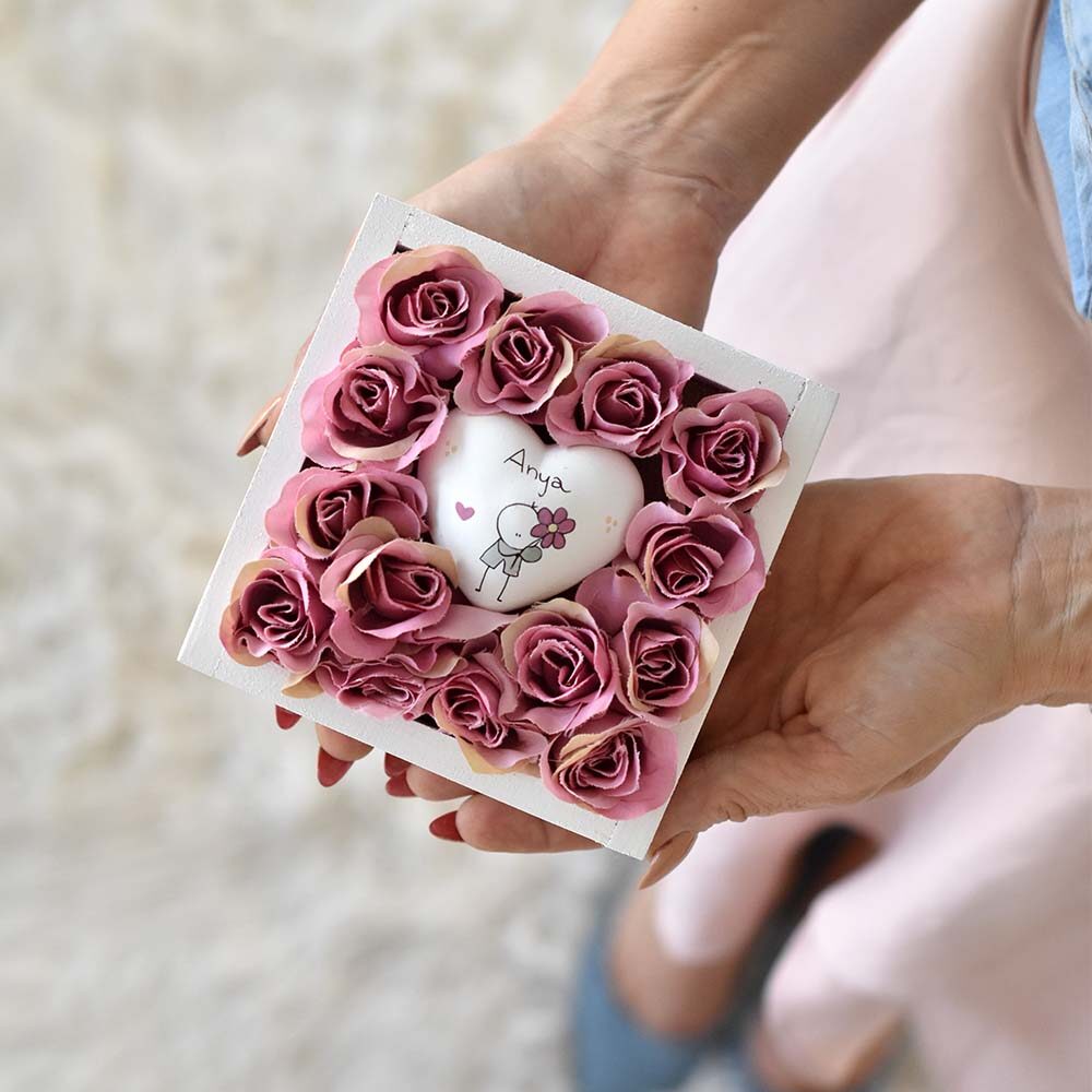 Anyák napi ajándék – rózsa fadobozban