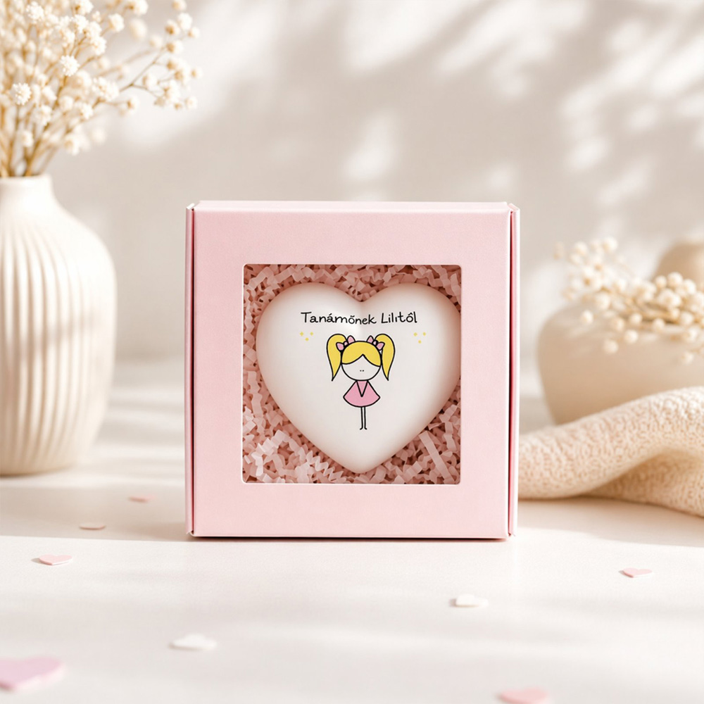 Ajándék pedagógusoknak - személyre szabható szív díszdobozban