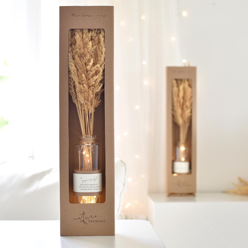 Ötletes ajándék - szárazvirágok idézetes vázában led világítással
