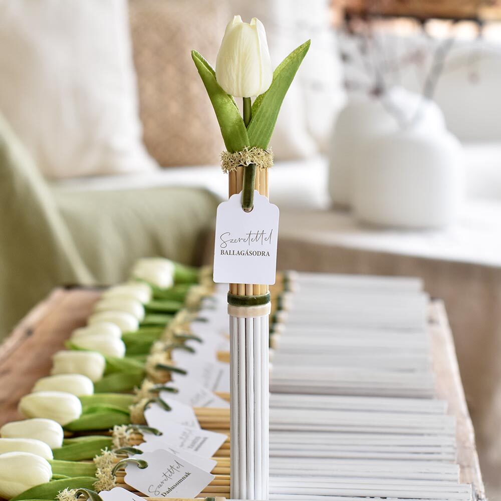 Ballagási ajándék – rattan pálcás tulipán fehér színű