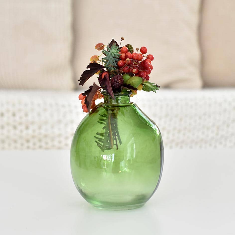 Őszi asztaldísz - színes gömb alakú üveg őszi termésekkel