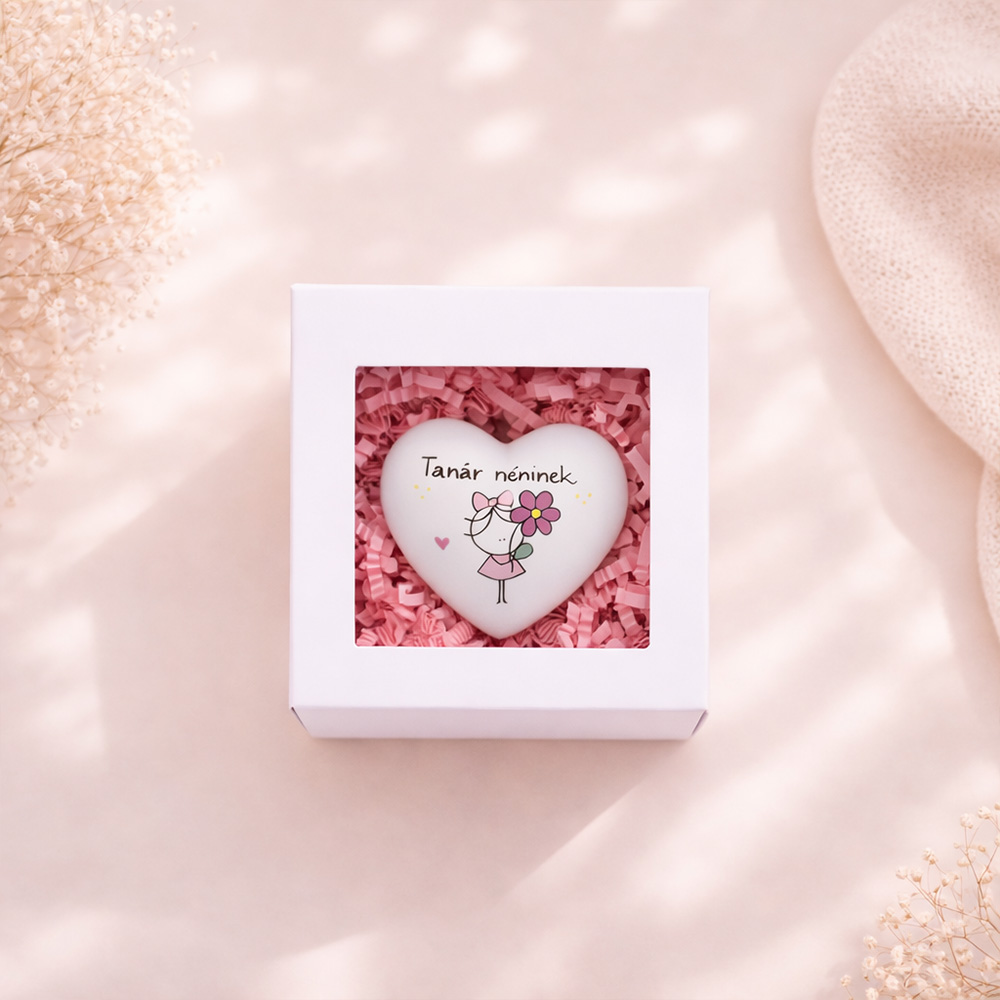 Pedagógus ajándék - személyre szabható kis szív díszdobozban