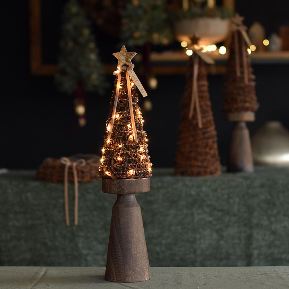 Természetes karácsonyi dekoráció - ánizs kúp