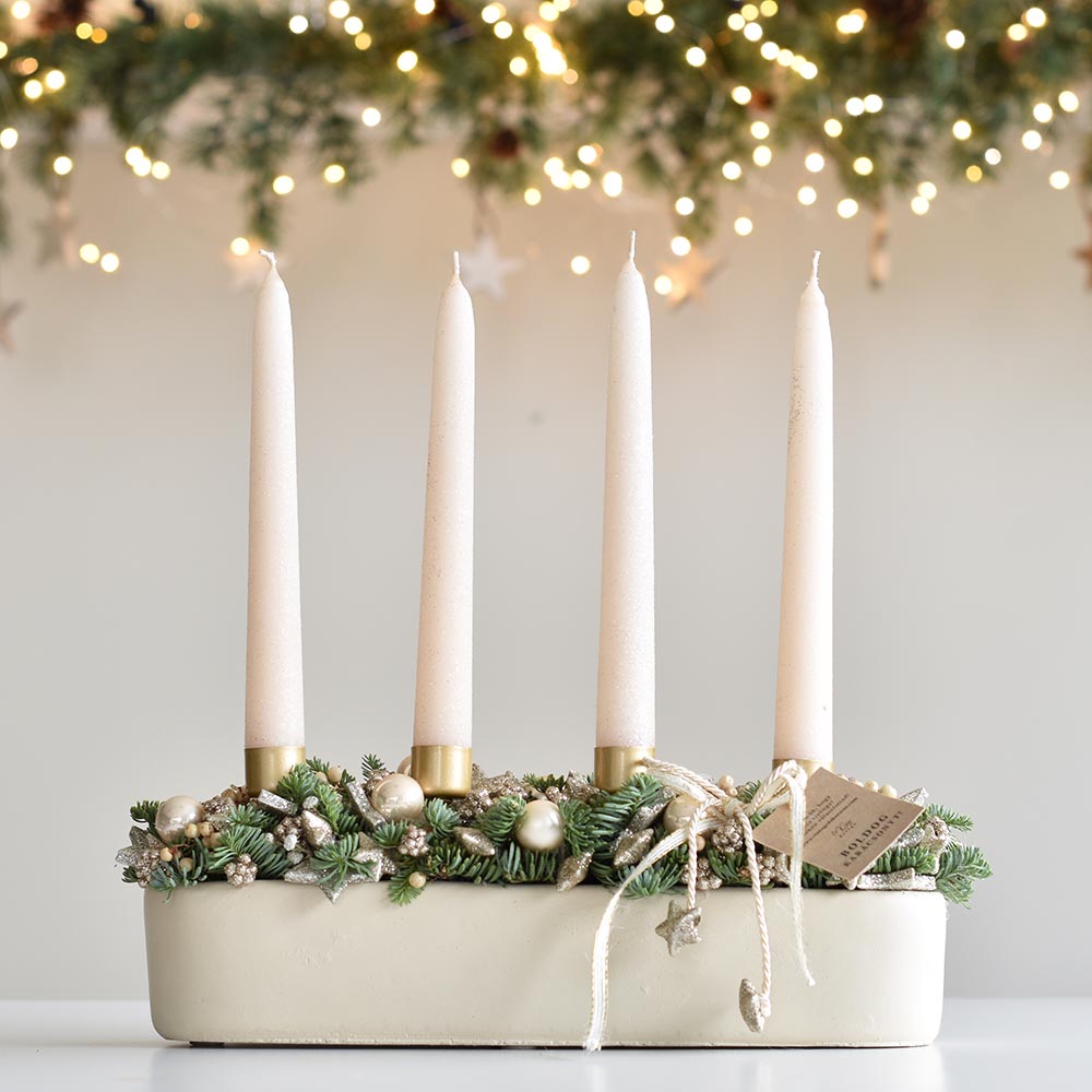 Adventi asztaldísz bézs színben