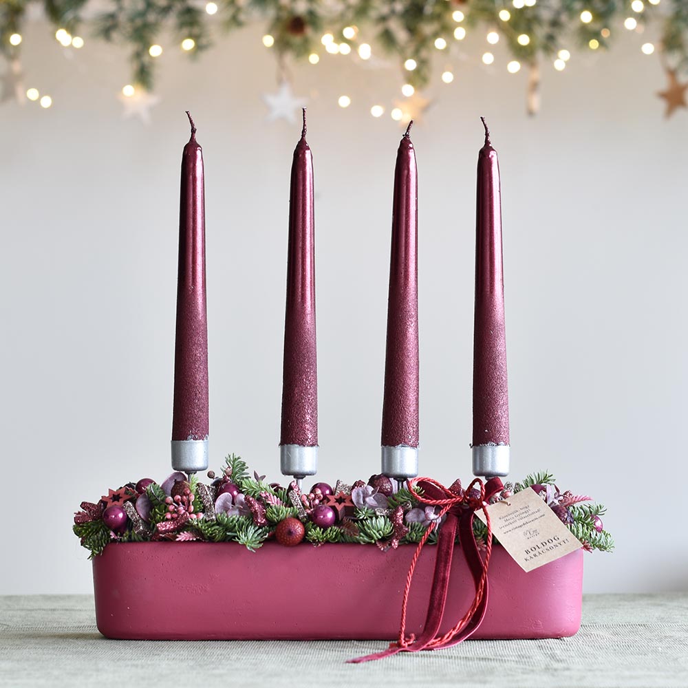 Adventi asztaldísz bordó színben