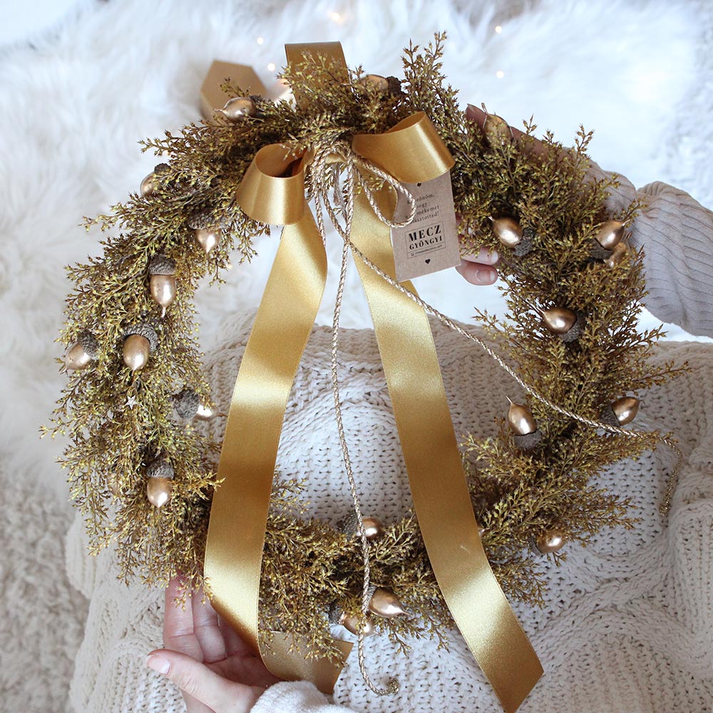 Karácsonyi ajtódísz arany színben