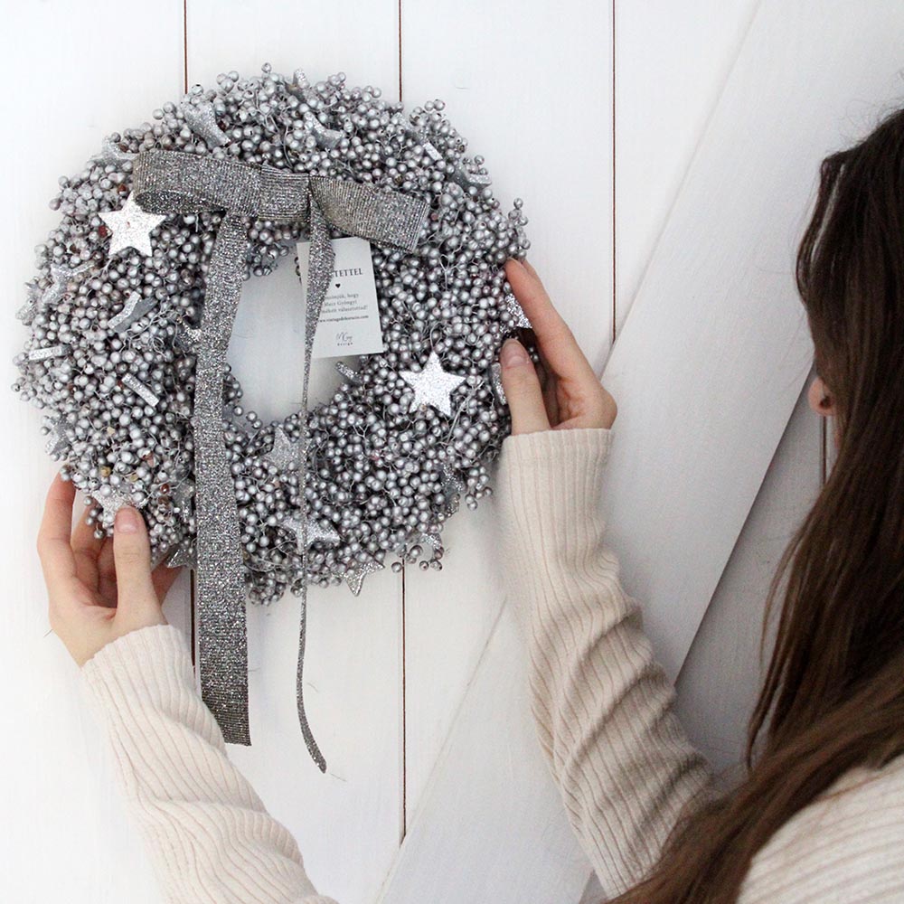 Karácsonyi ajtódísz ezüst színű