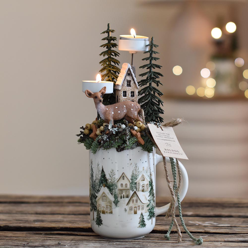 Karácsonyi asztaldísz - bögrés dekoráció őzikével