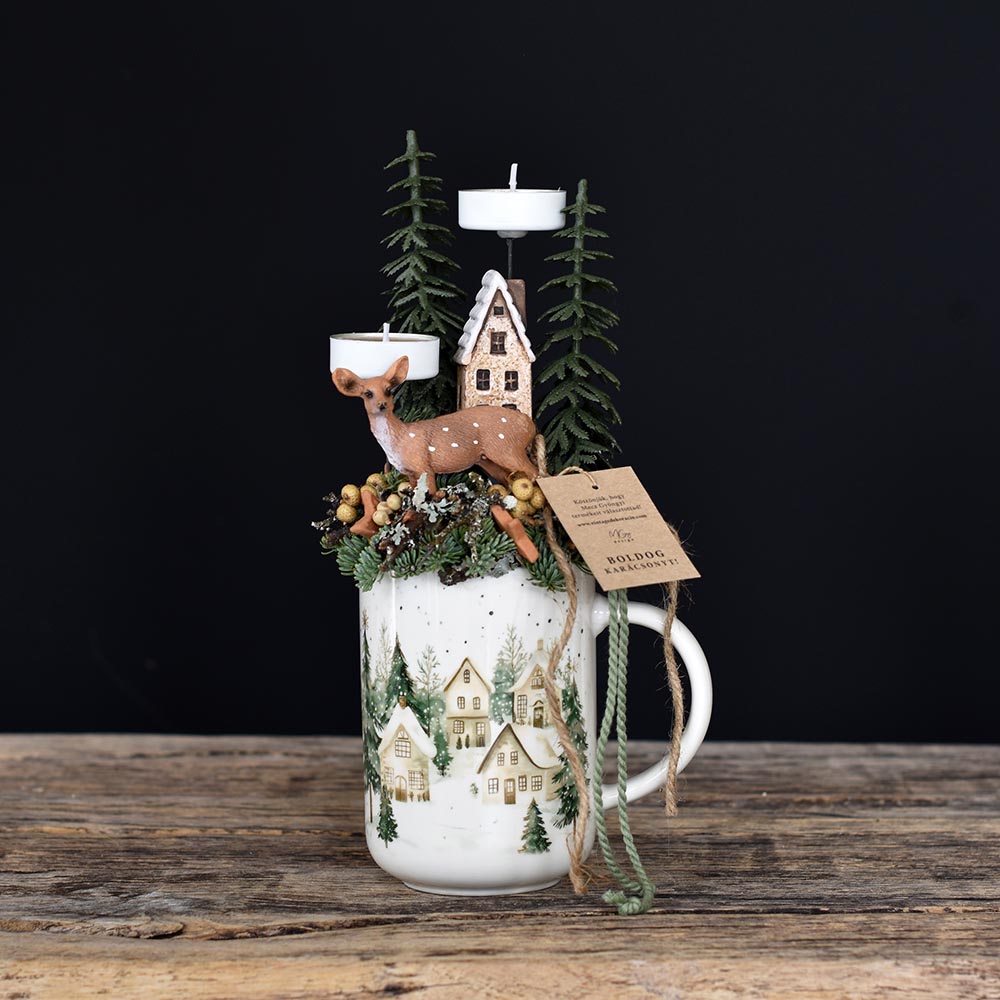 Karácsonyi asztaldísz - bögrés dekoráció őzikével