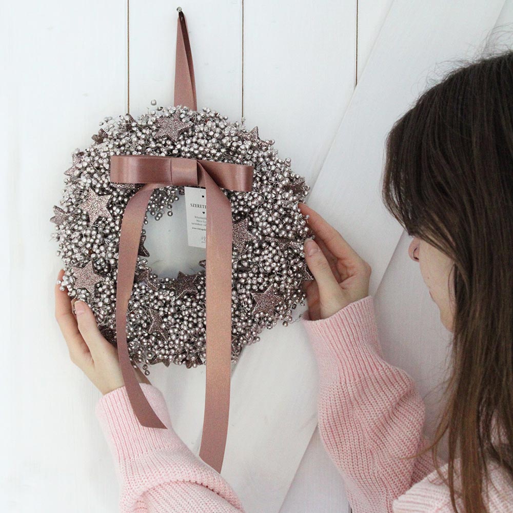 Rózsaarany karácsonyi ajtódísz csillagokkal