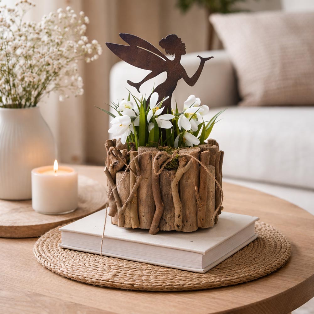 Tavaszi asztaldísz hóvirággal - természetes fa kaspóban