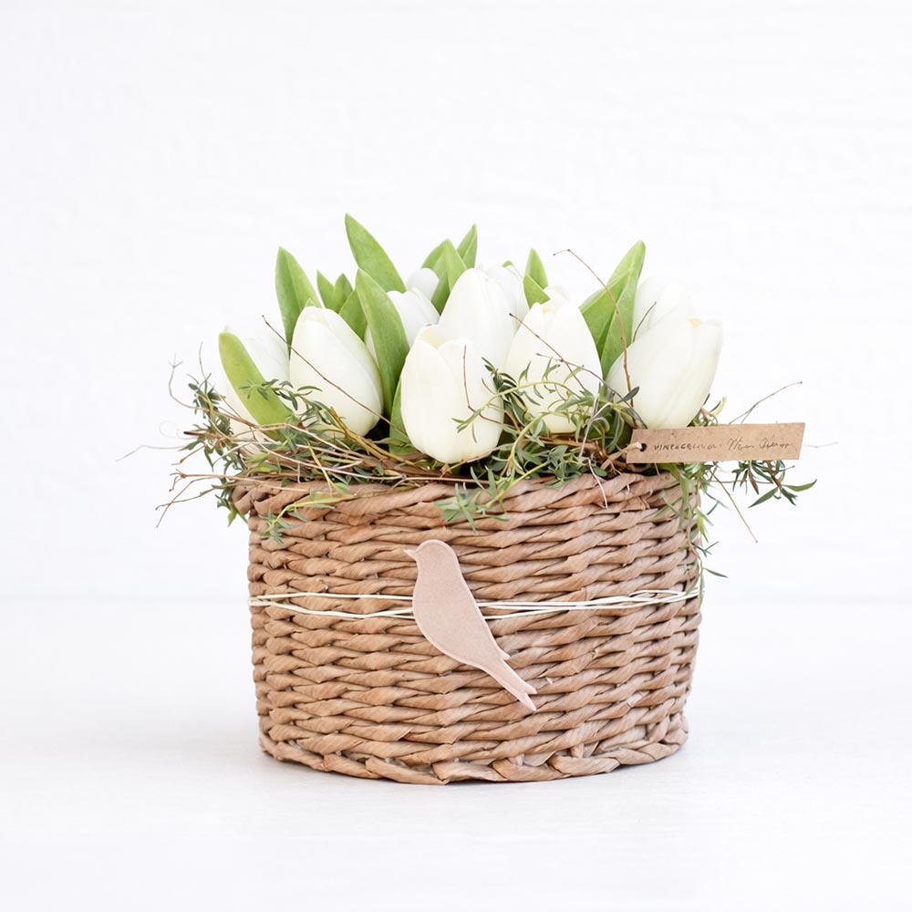 Kézzel készült tulipánkosár dekoráció