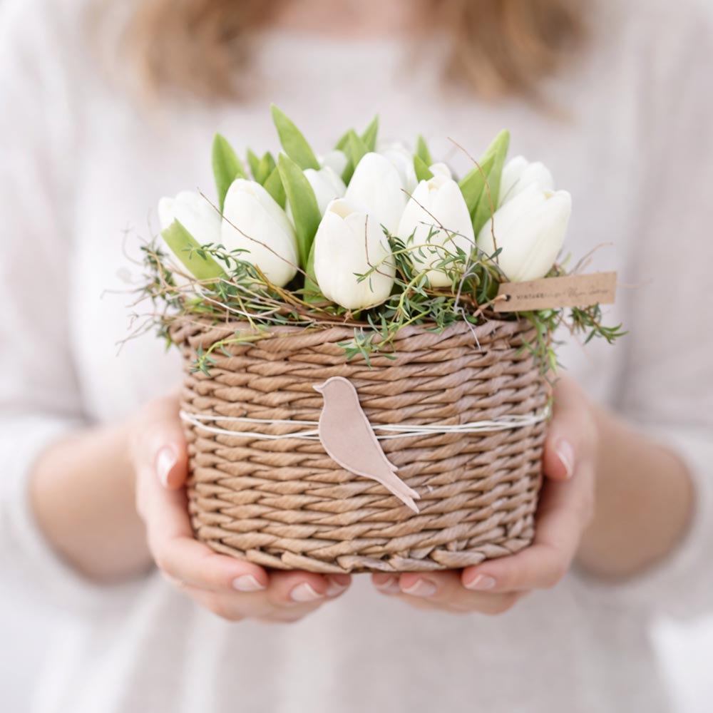 Kézzel készült tulipánkosár dekoráció