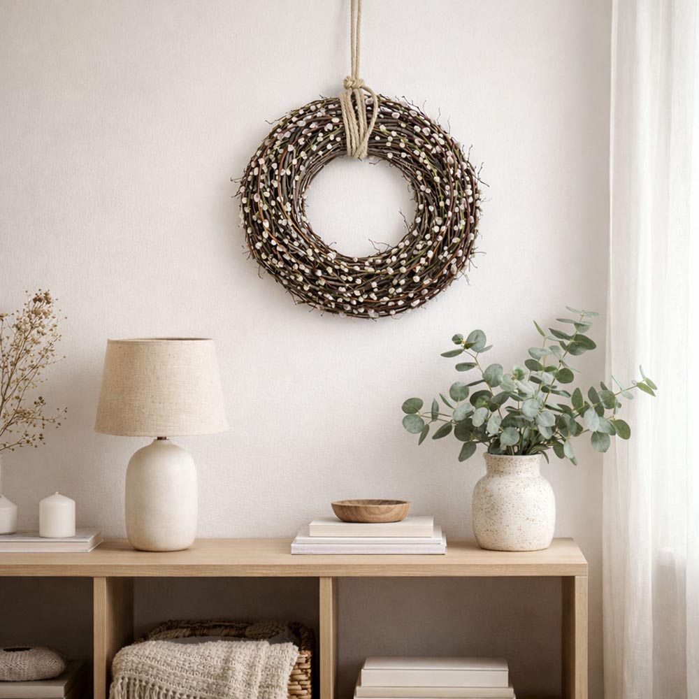 Nagyméretű fonott vessző koszorú barkaágakkal