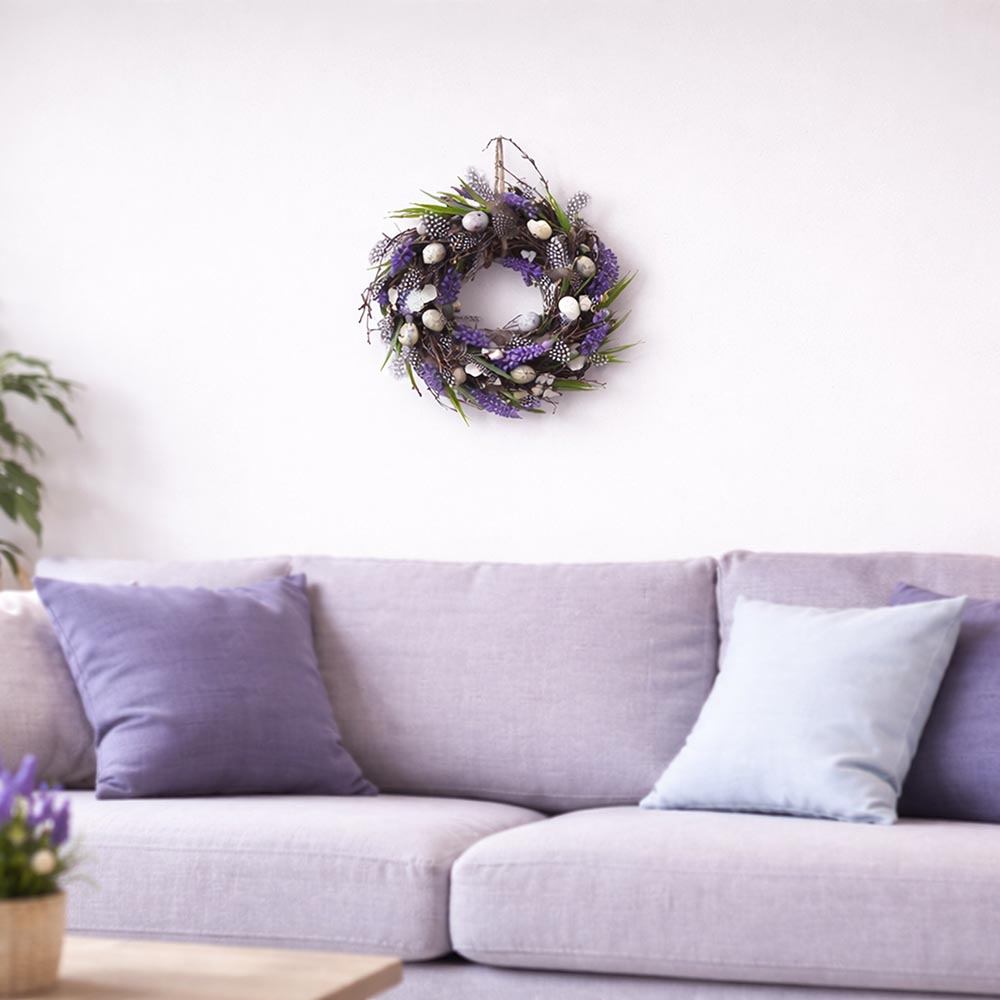 Tavaszi koszorú mű fürtös gyöngyikével és fürjtojásokkal