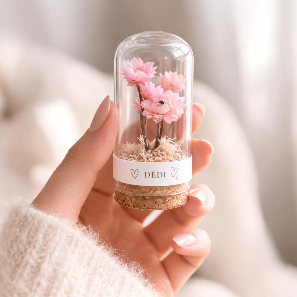 Anyák napi üvegbúrás virágdekoráció