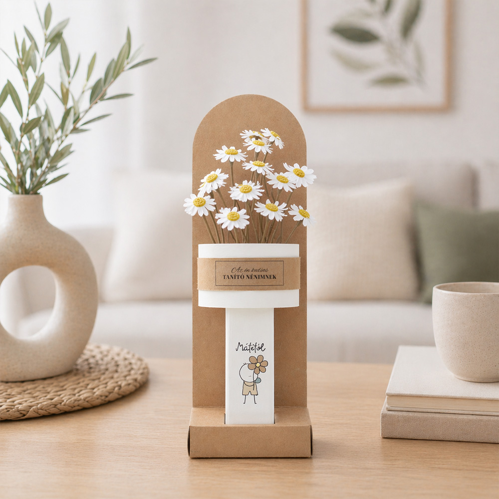 Ajándék pedagógusoknak - fa virágtartó egyedi rajzzal