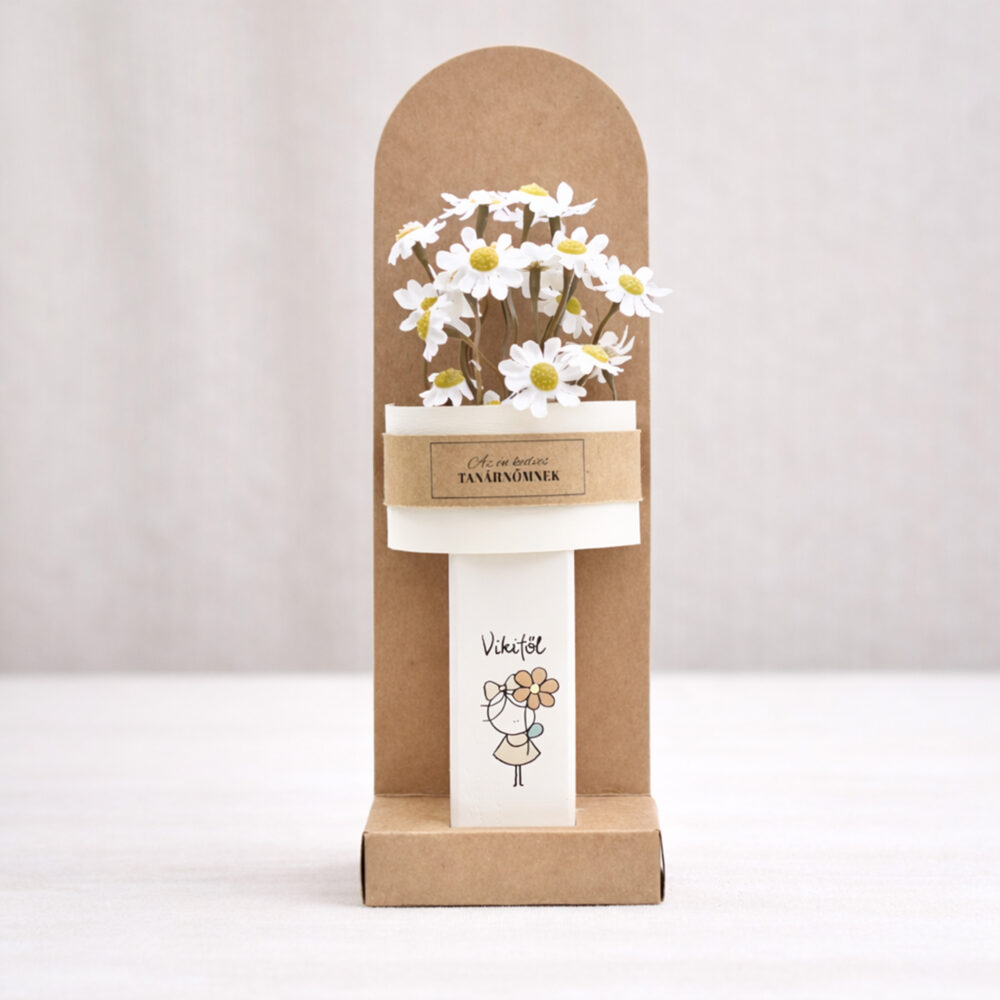 Ajándék pedagógusoknak - fa virágtartó egyedi rajzzal
