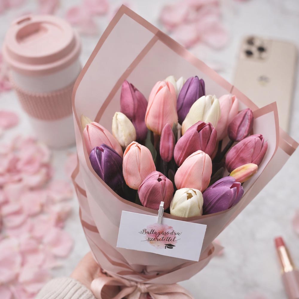 Szép ballagási tulipán csokor lányoknak