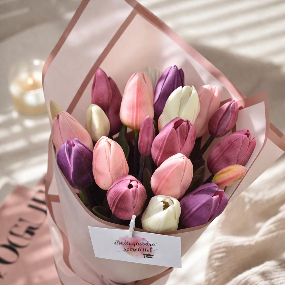 Szép ballagási tulipán csokor lányoknak
