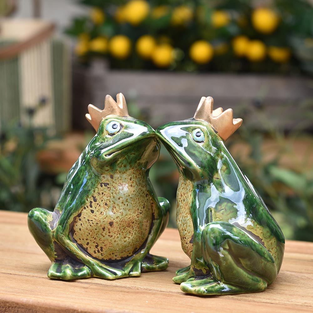 Koronás béka figura - vidám kerti és lakásdekor - Image 5